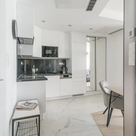 Carbona Kakadu 203 B *